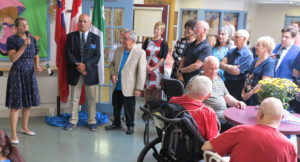 La Ministre Melanie Joly Visite Le Foyer Richelieu De Welland