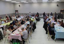 Le sirop d’érable attire les familles à Cambridge